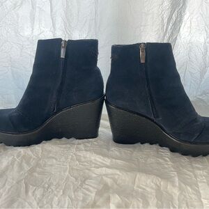 Vince Camuto Navy Suede Wedge Boots